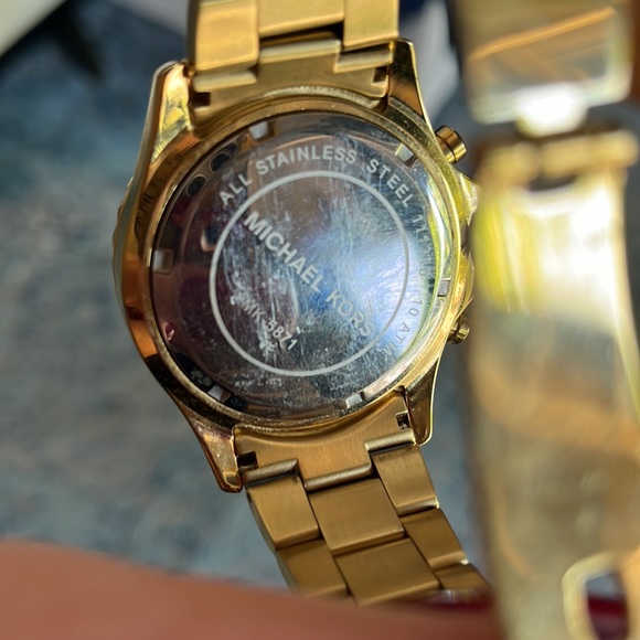 Runway kors watch with jewels! 💎 - Picture 4 of 4